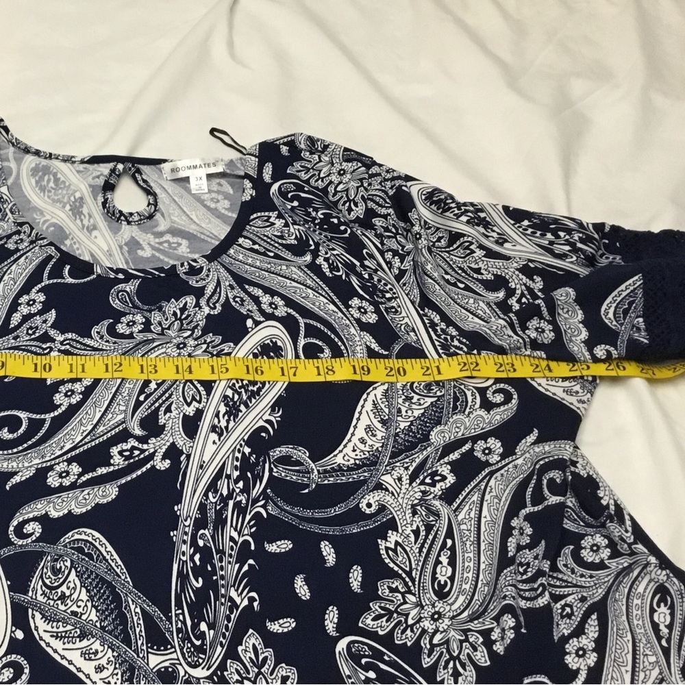 ROOMMATES SHIRT - Picture 7 of 12